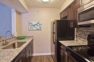 1400 Sherwood Dr 1-3 Beds Apartment for Rent Photo Gallery 1